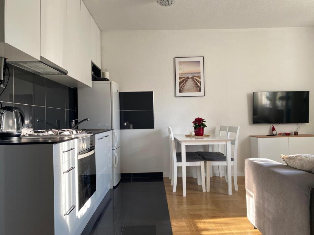 Studio Apartman Ana ซาเกร็บ ภายนอก รูปภาพ