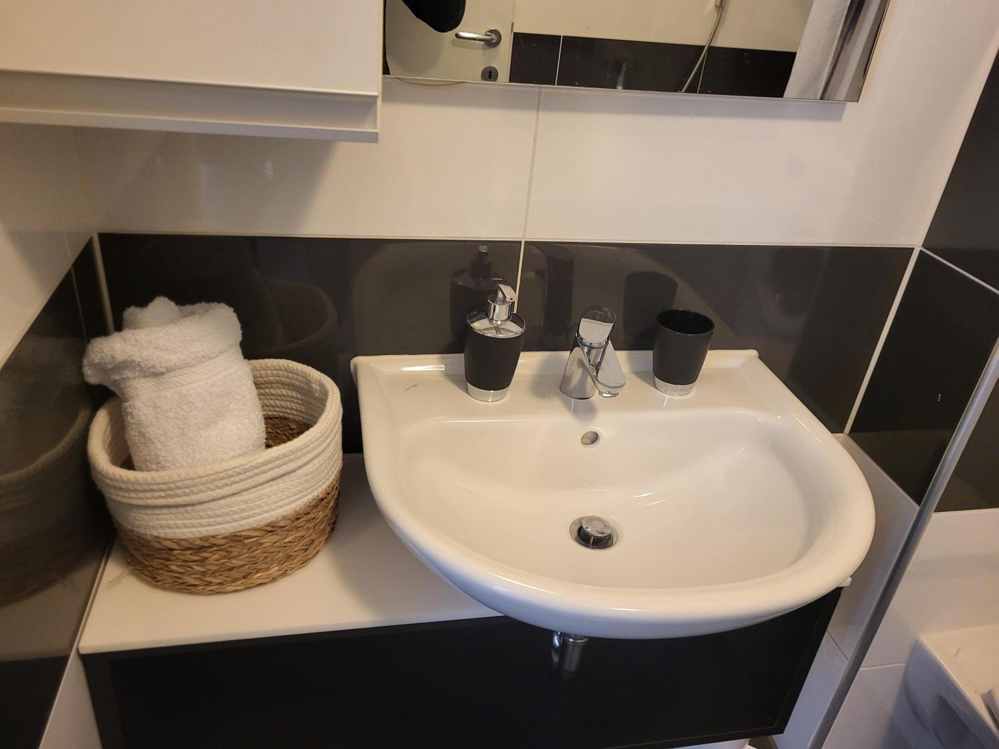 Studio Apartman Ana ซาเกร็บ ภายนอก รูปภาพ